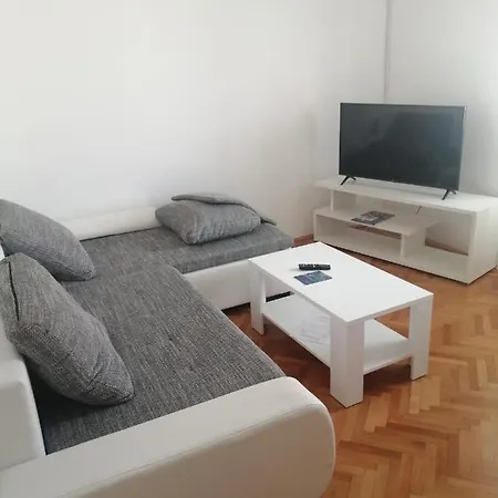 Apartman Apartment *