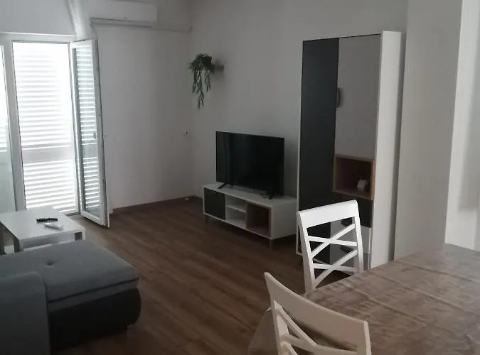 아파트 Apartment