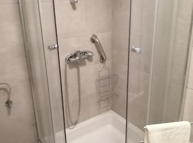 아파트 Apartment *