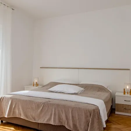 דירה Apartment *