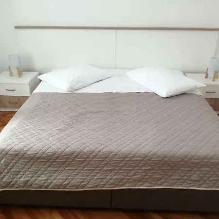 Apartment Appartement *